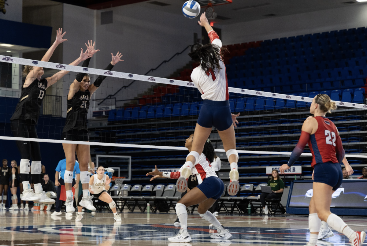 FAU outside Isabella Rosado hitting cross court against UAB on their 3-1 loss on Nov. 15. 